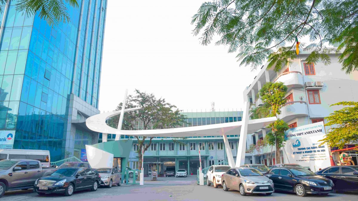 THPT Anhxtanh Hà Nội: Thông tin tuyển sinh và chất lượng giáo dục