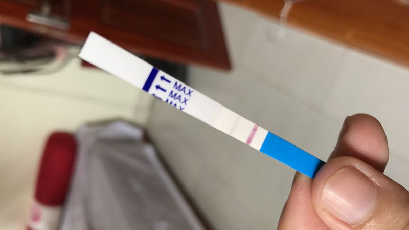 Thử que 1 vạch mờ là sao?