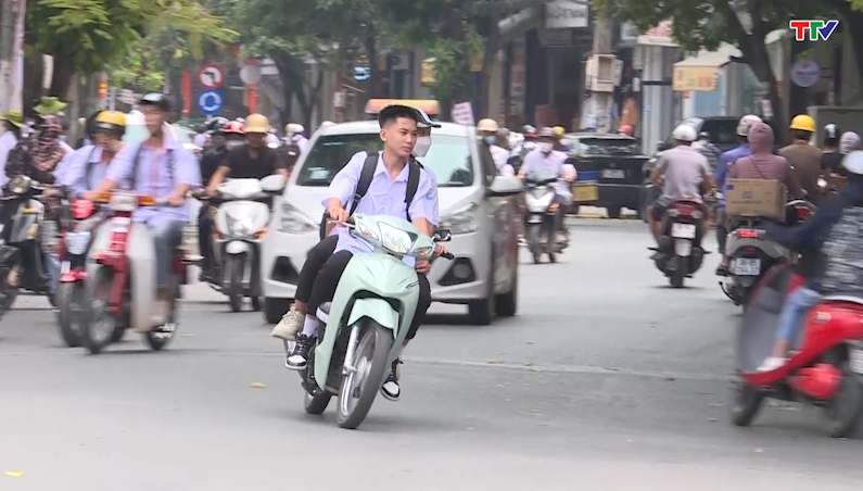 Tình hình giao thông hiện nay: Thách thức và giải pháp Gallery 1