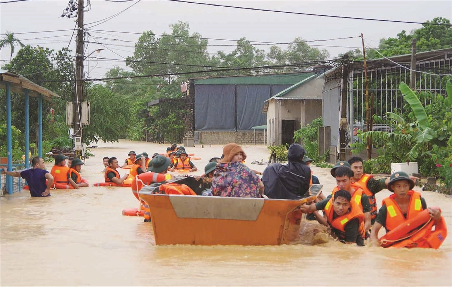 Thực trạng lũ lụt ở Việt Nam: Nguyên nhân, hậu quả và giải pháp