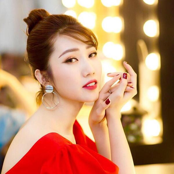 Thúy Ngân: Nữ diễn viên tài năng và xinh đẹp của màn ảnh Việt