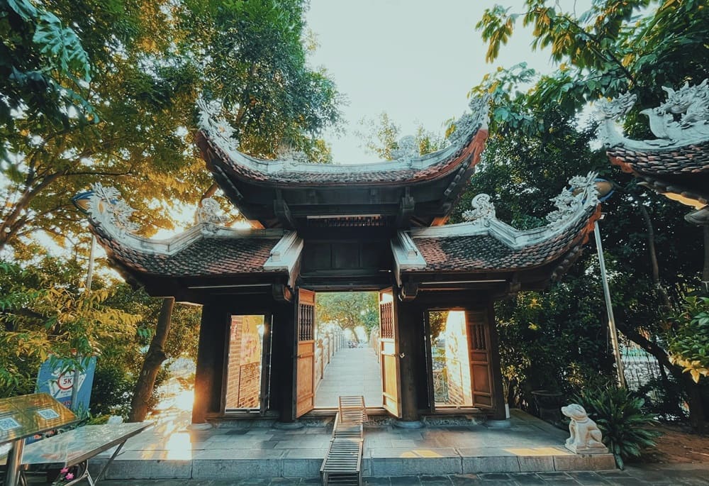 Thủy Trung: Lòng Trung Thành Vững Bền Qua Thời Gian