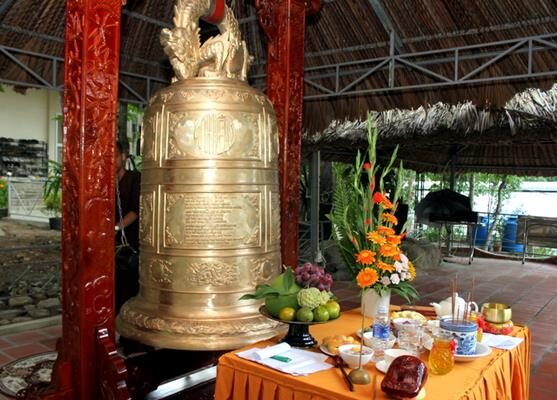 Tiếng Chuông Chùa Ngân Vang