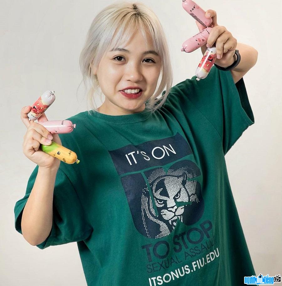 Tiểu Màn Thầu Tên Thật Là Gì?