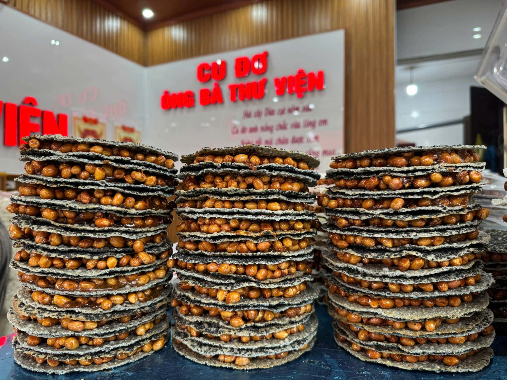Cu Đơ Ông Bà Thư Viện Gallery 1