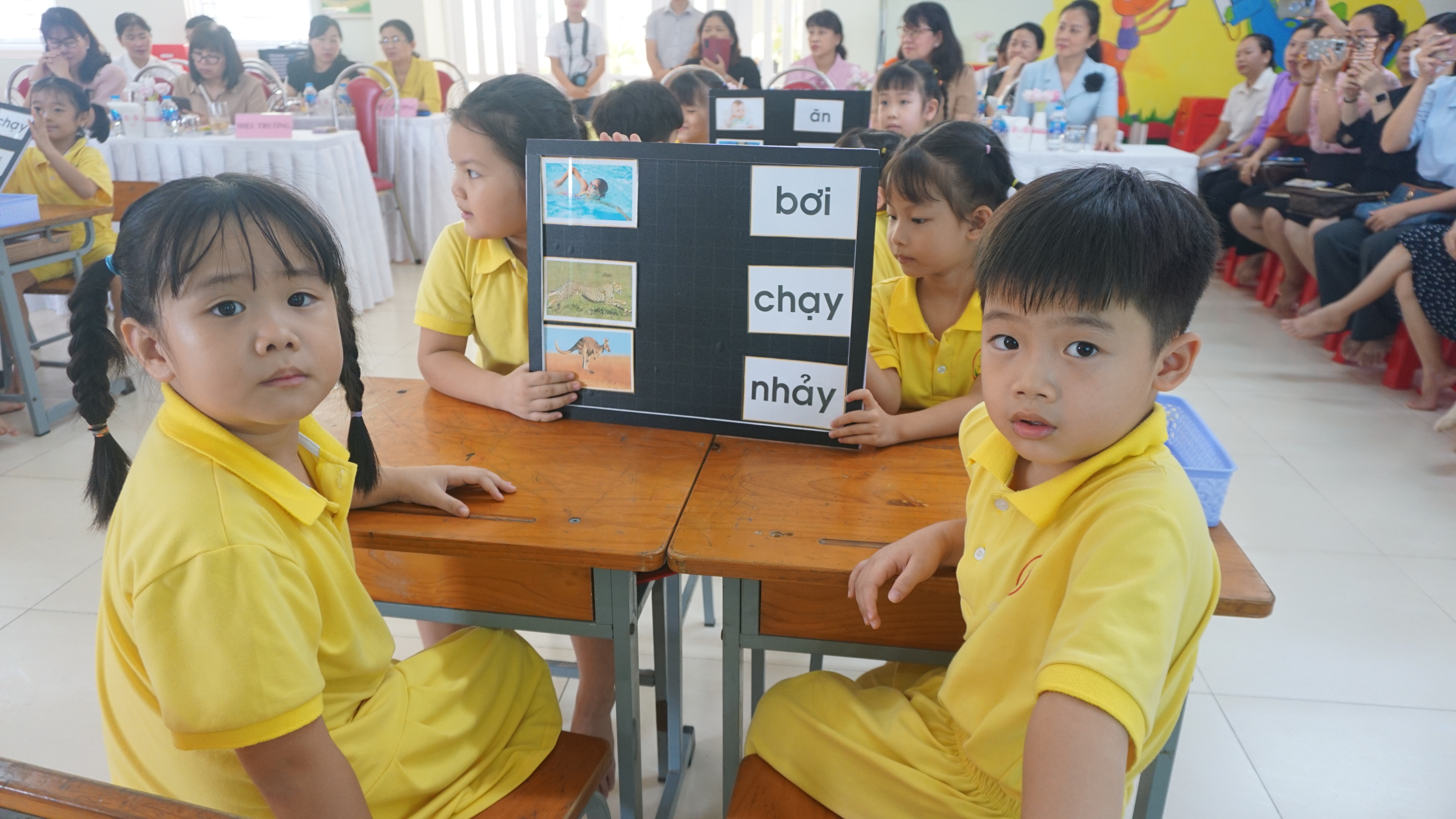 Lớp Học Gia Đình Không Che Gallery 1