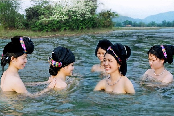 Gái Đẹp Tắm Chuồng Gallery 1