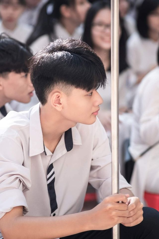 Trai 2k4: Thực trạng, tính cách và xu hướng Gallery 1