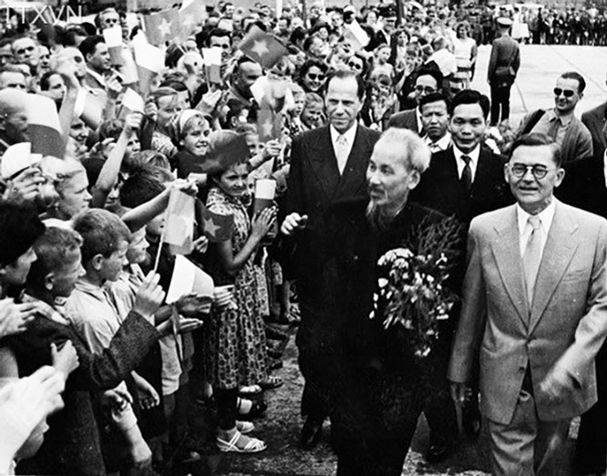Phong Cách Văn Bản Hồ Chí Minh: Sự Kết Hợp giữa Tính Dân Tộc và Tinh Thần Quốc Tế Gallery 2