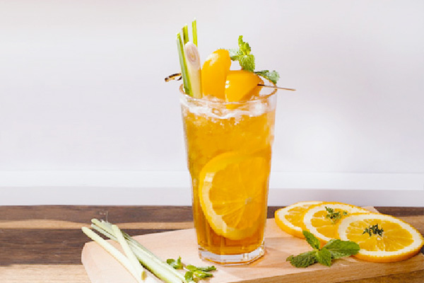 Peach Tea with Lemongrass: A Refreshing Vietnamese Delight
