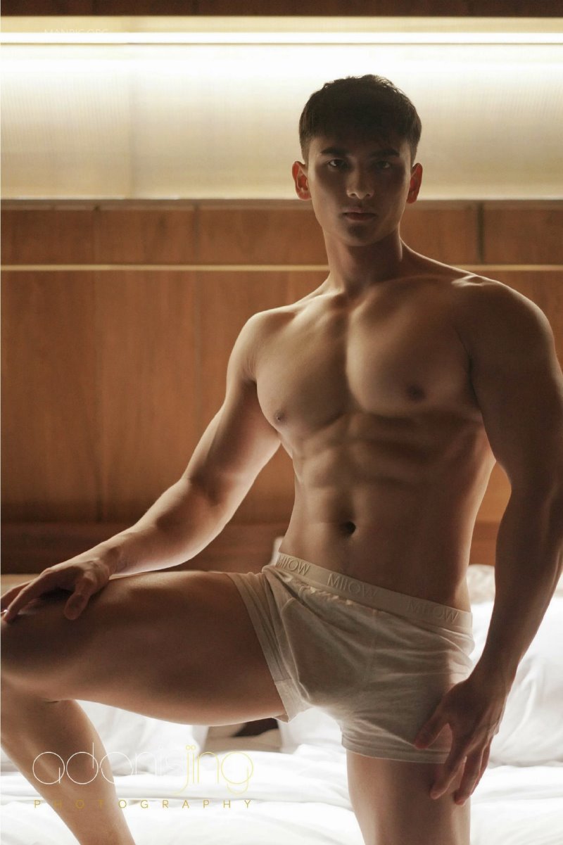 Trai 6 Múi Khoe Chim Gallery 2