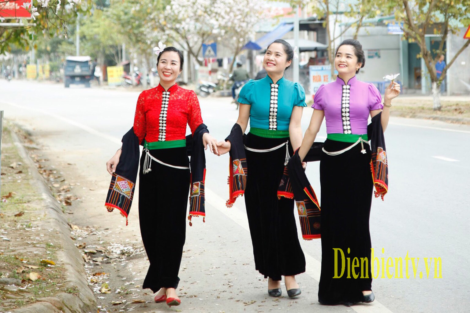 Trang phục của các dân tộc Việt Nam: Sự đa dạng và vẻ đẹp văn hóa Gallery 1