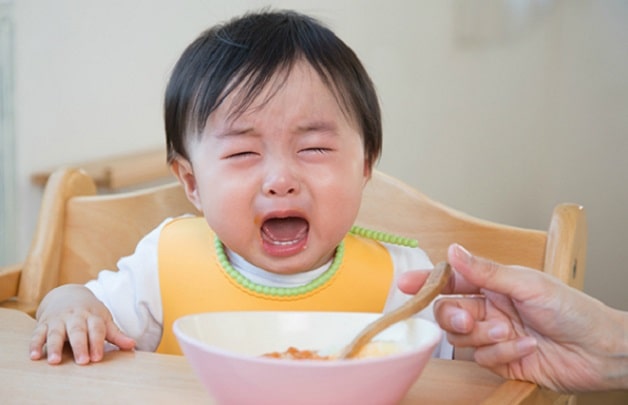 Trẻ 1 tuổi biếng ăn phải làm sao?
