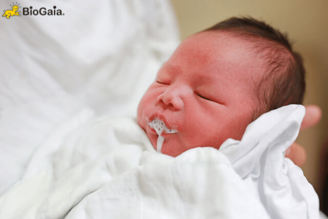 Trẻ Hay Nôn Trớ: Nguyên Nhân, Cách Khắc Phục và Khi Nào Cần Đi Khám