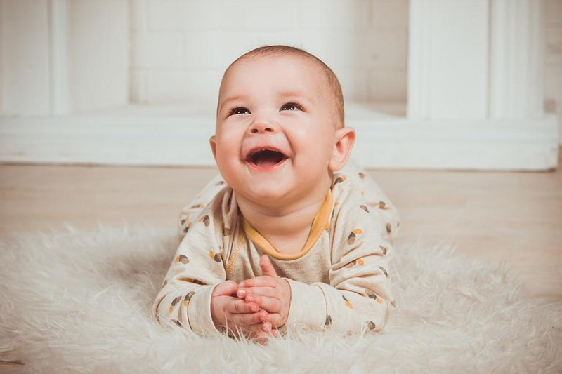 Trẻ Mấy Tháng Biết Cười Thành Tiếng?
