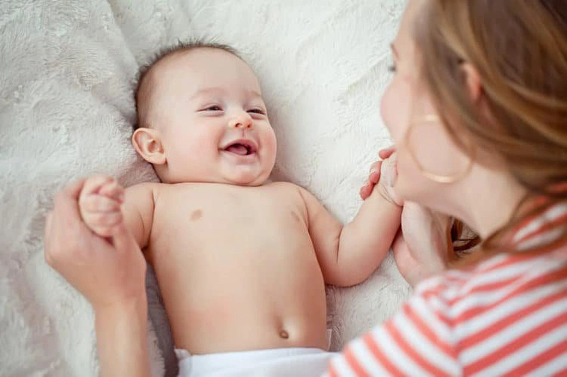 Trẻ Mấy Tháng Biết Hóng Chuyện?