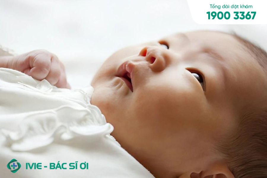 Trẻ ngủ không nhắm kín mắt: Nguyên nhân và cách khắc phục