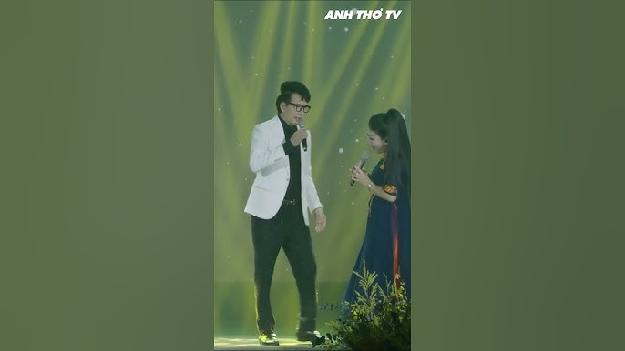 Trên đồng lúa vàng một bầy sơn ca