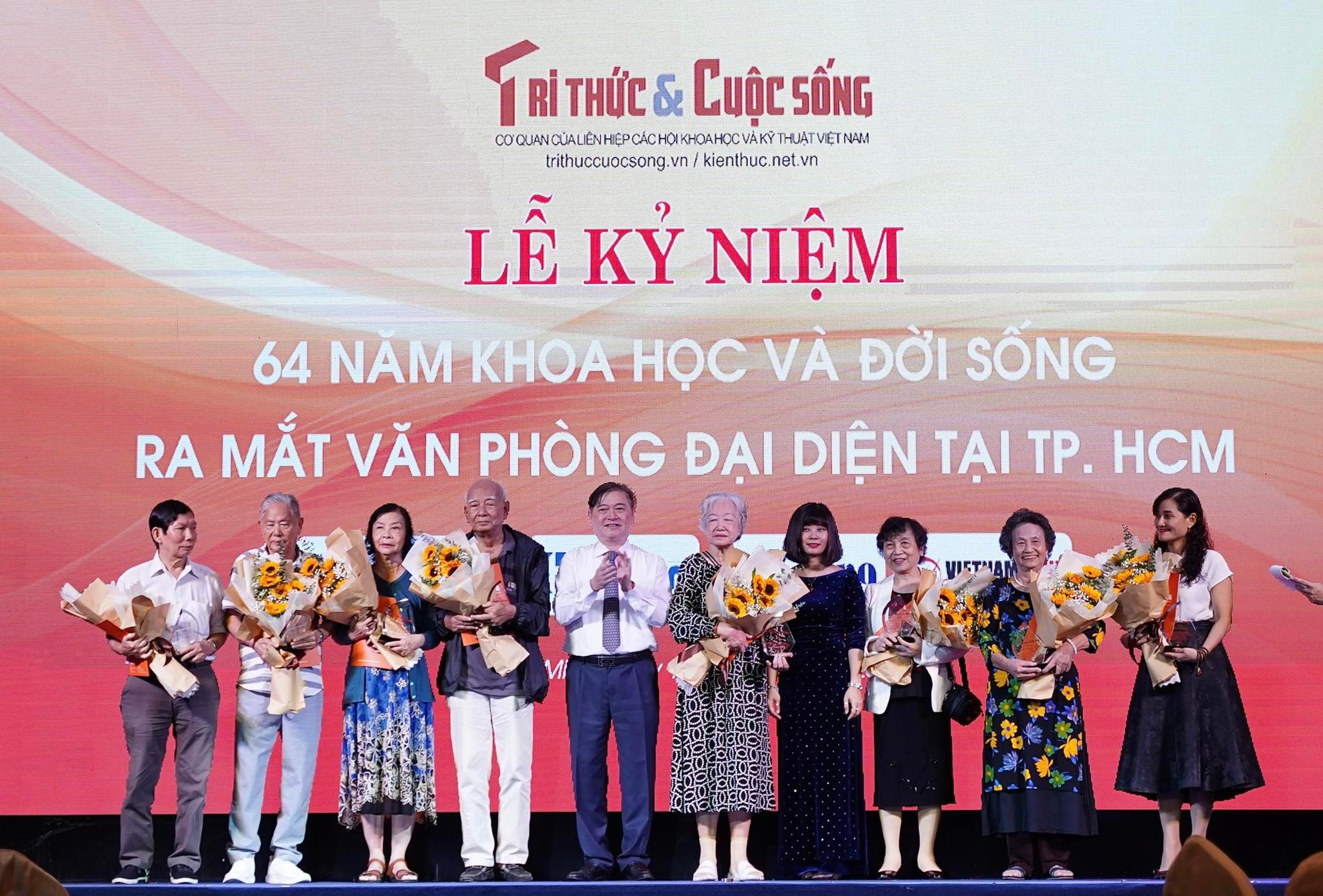 Tri thức và Cuộc sống: Hành trình kiến tạo giá trị