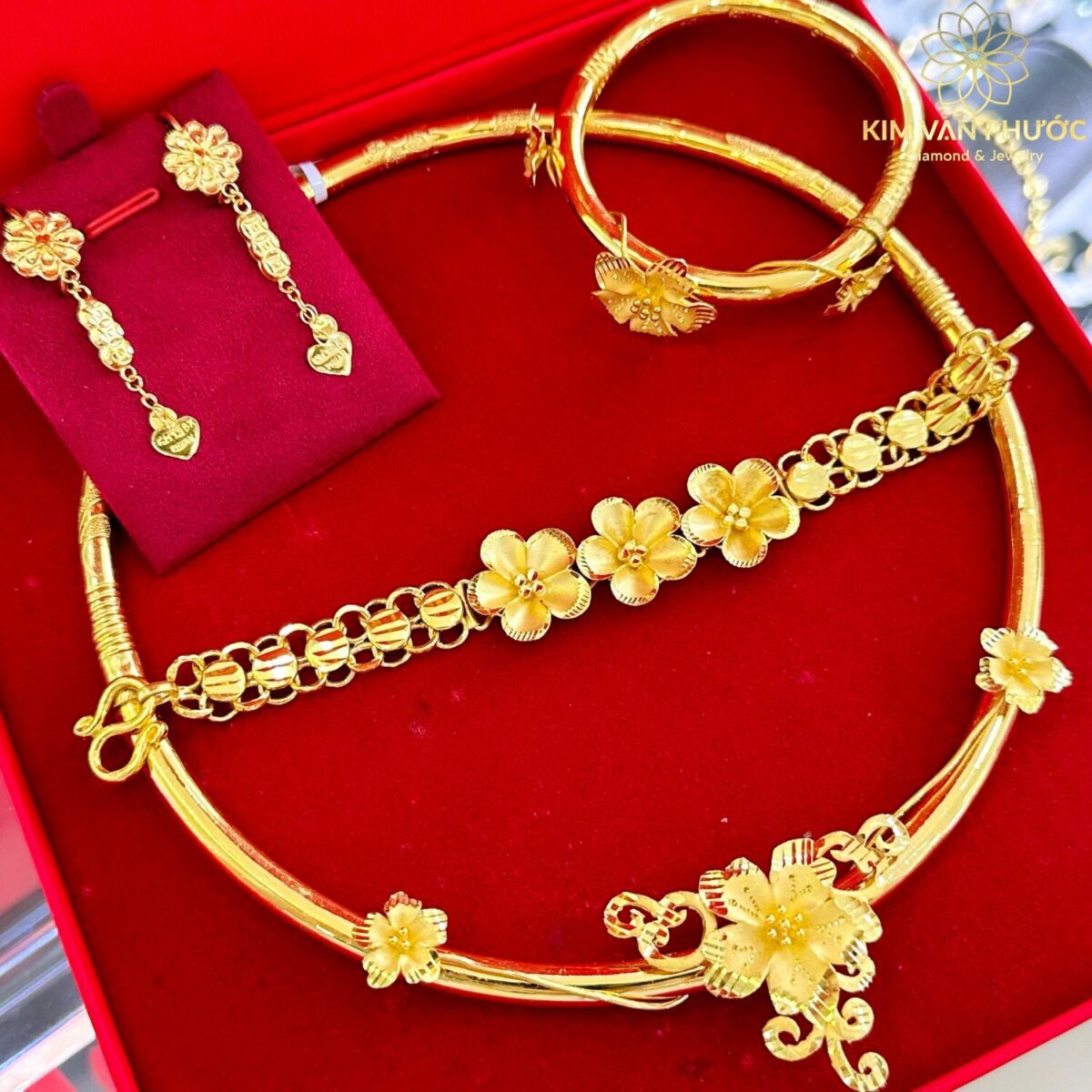 Trọn bộ vàng cưới giá bao nhiêu?