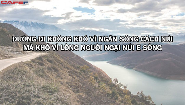 Trong khi bản thân khốn khó đủ đường