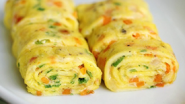 Trứng Cuộn Ngũ Sắc: Món Ăn Ngon Mắt, Dễ Làm Tại Nhà