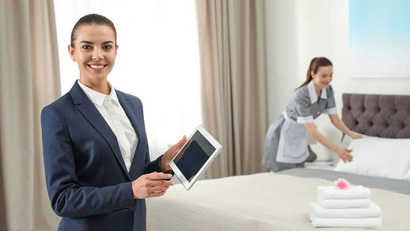 Trưởng Bộ Phận Buồng Phòng: Nhiệm Vụ, Trách Nhiệm và Kỹ Năng Cần Thiết