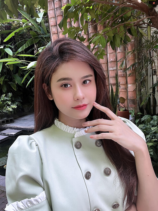 Trương Quỳnh Anh sinh năm bao nhiêu?