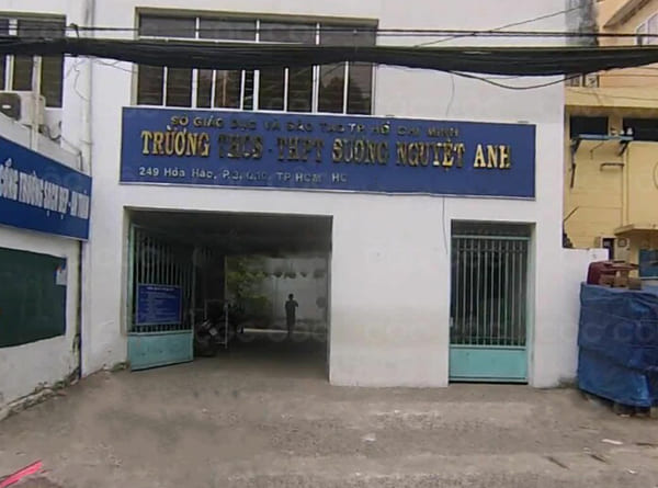 Trường THPT Sương Nguyệt Anh