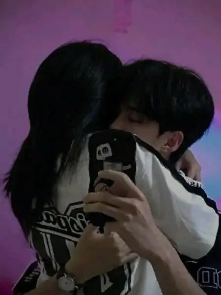 Truyện Tình Yêu Một Màu Trắng