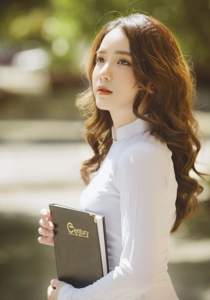 Tạo Dáng Với Áo Dài Trắng Học Sinh Gallery 1
