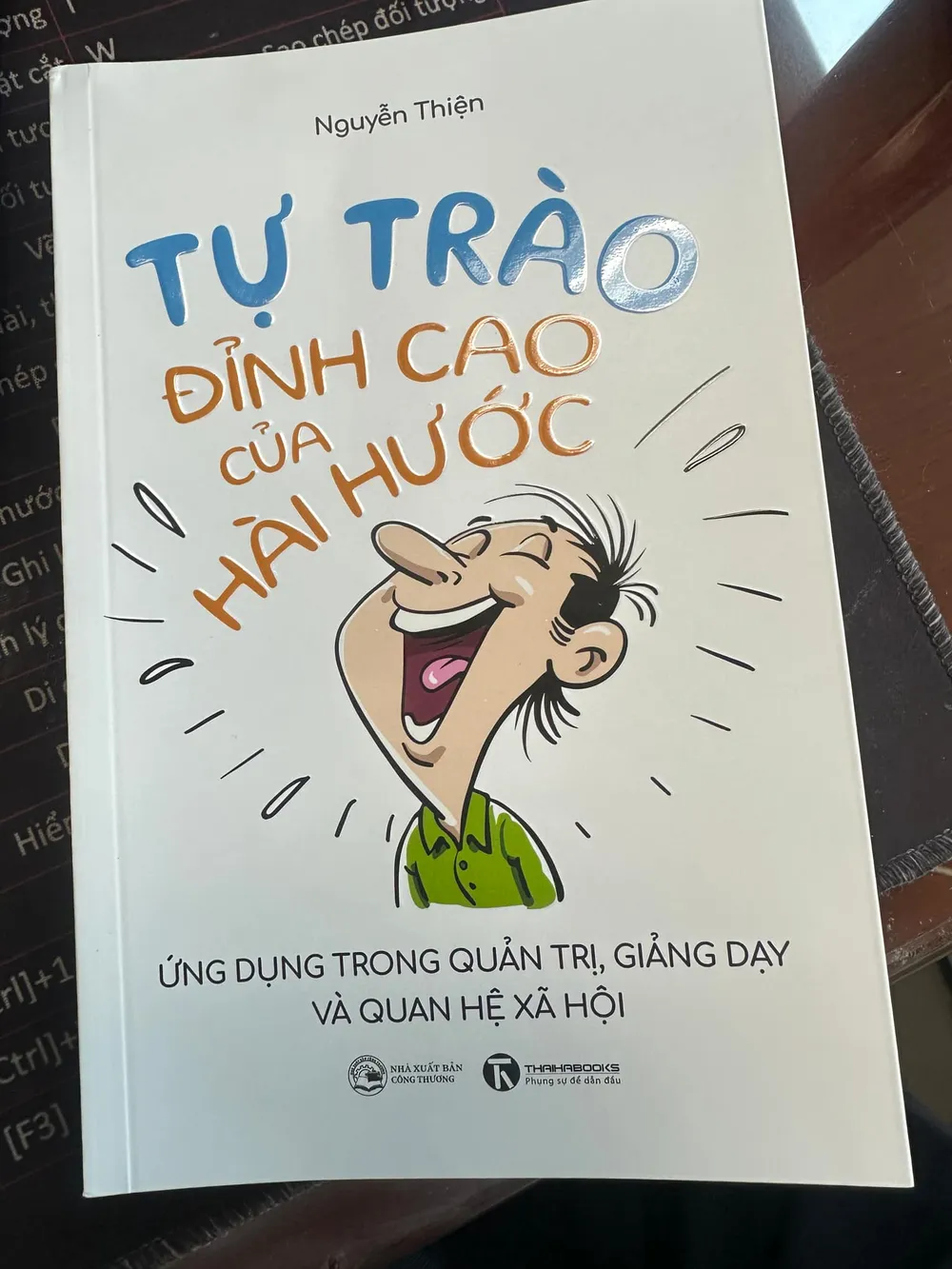 Nghị luận về tự trào: Khi khiêm nhường trở thành nghệ thuật Gallery 2