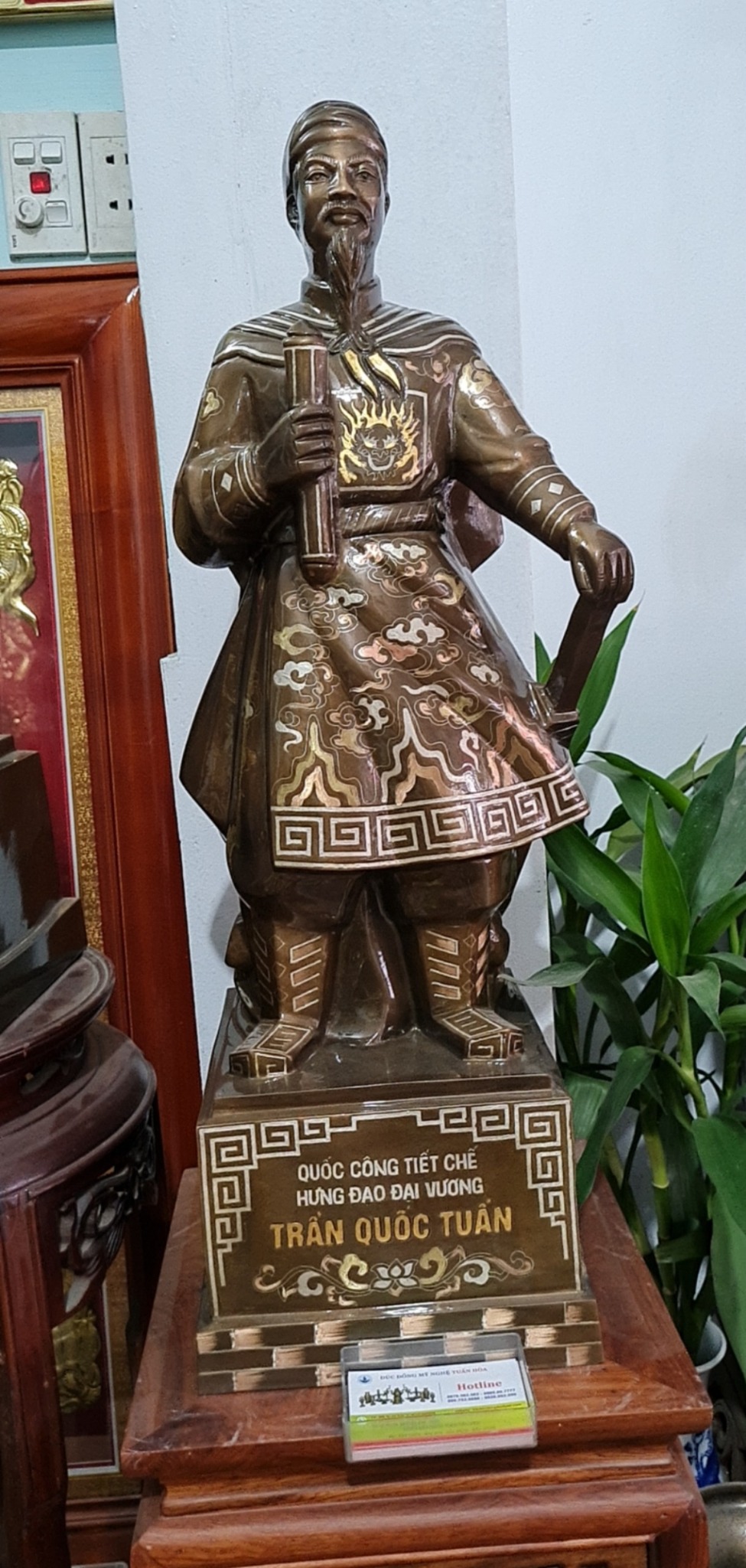 Tượng Đồng Trần Quốc Tuấn