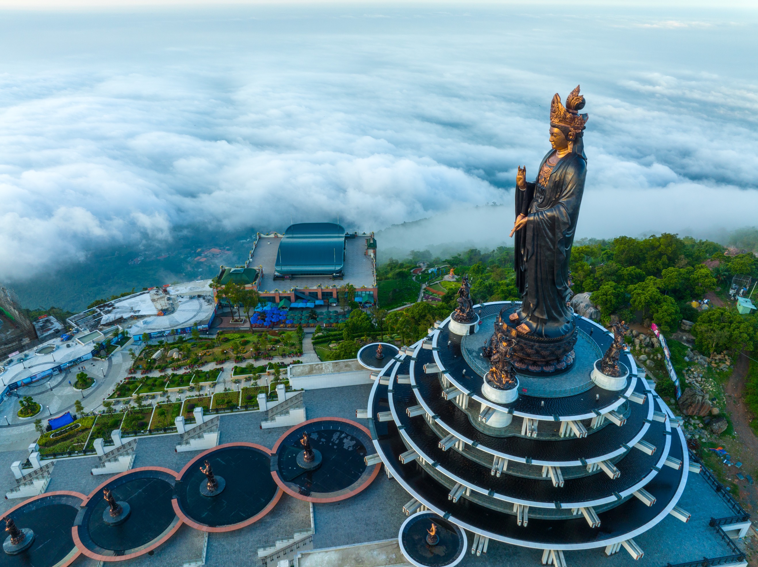 Tượng Núi Bà Đen Cao Bao Nhiêu Mét?