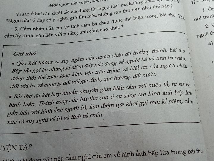 Tưởng tượng gặp gỡ người cháu trong bài thơ Bếp lửa
