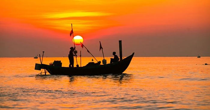 Ảnh Chiếc Thuyền Ngoài Xa Gallery 2