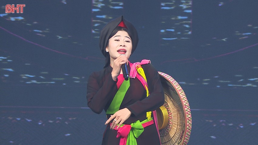 Ngồi tựa song đào Gallery 2