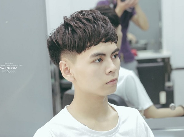 Kiểu Tóc Cạo 2 Bên Để Mái Dài - Cá Tính Và Năng Động Gallery 1