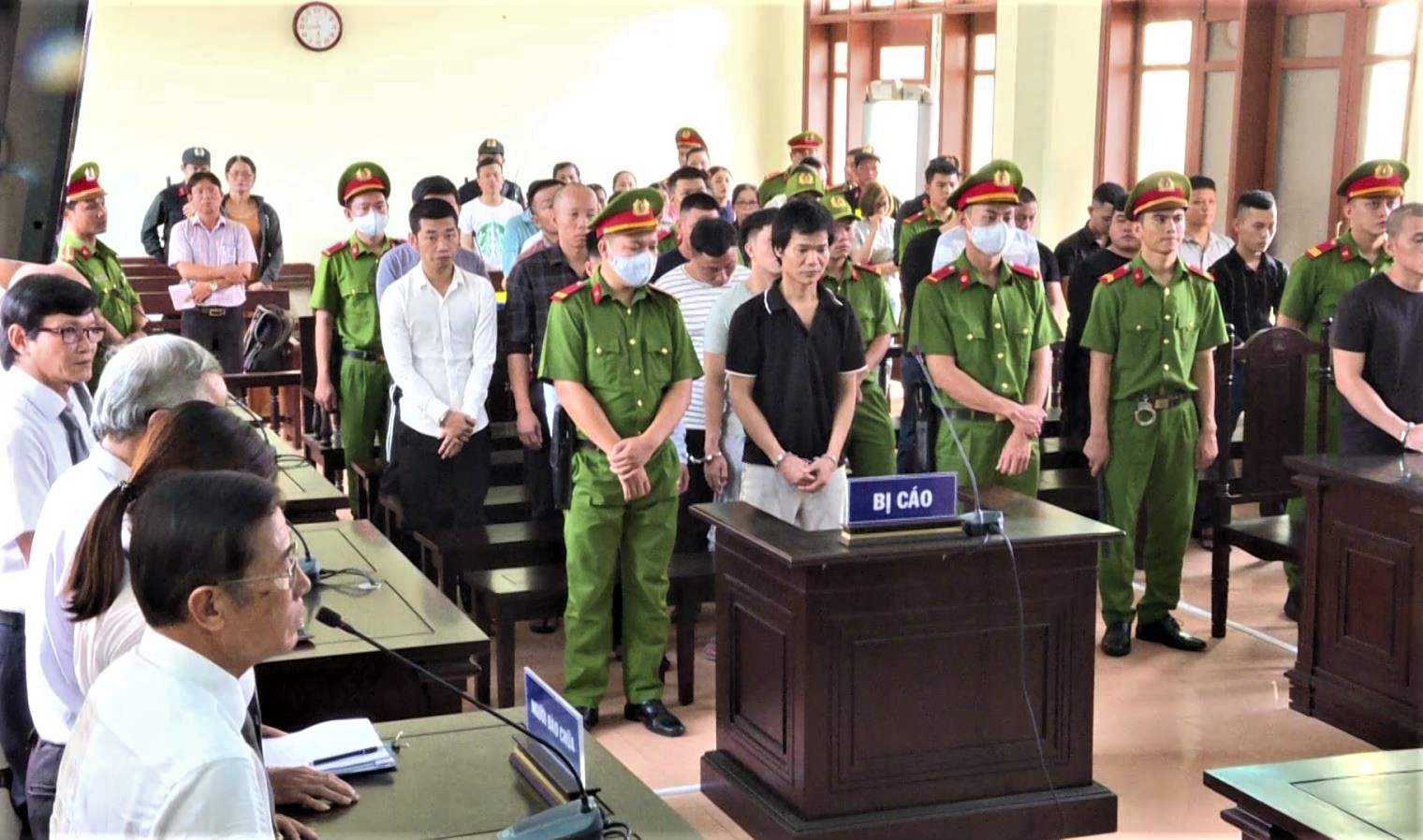 Hiềm Nghi Là Gì? Gallery 2