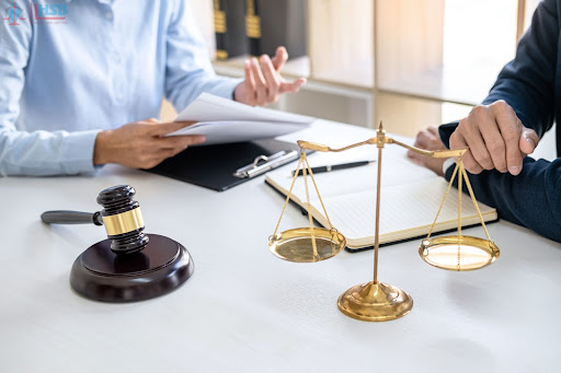 Vai trò của Pháp luật đối với Công dân