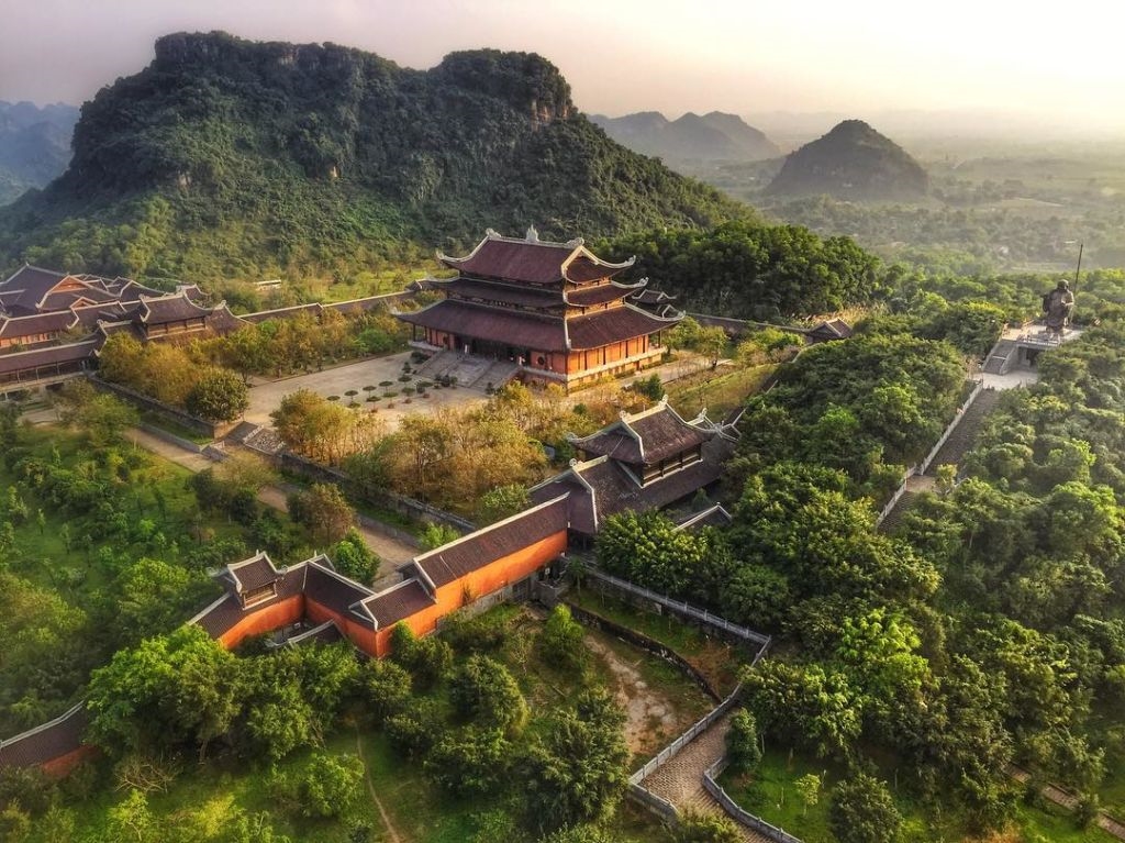 Vãn Cảnh là gì? Những bài vãn cảnh hay và ý nghĩa