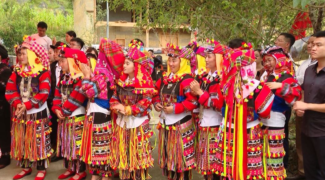 Dân tộc Lô Lô ở Hà Giang: Văn hóa, Phong tục và Cuộc sống Gallery 1