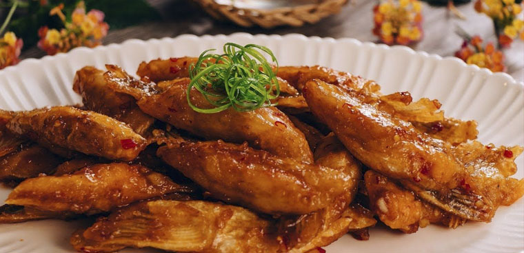 Vây Cá Hồi Chiên Giòn