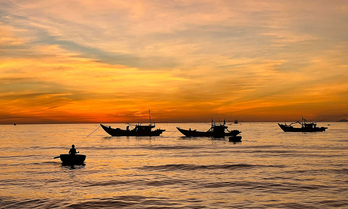 Mặt trời đội biển nhô màu mới Gallery 1