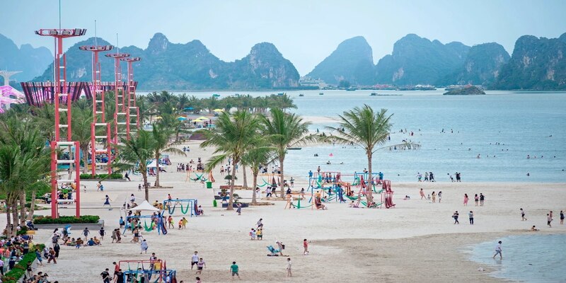 Bãi tắm Phương Đông Vân Đồn: Thiên đường nghỉ dưỡng hoàn hảo Gallery 1