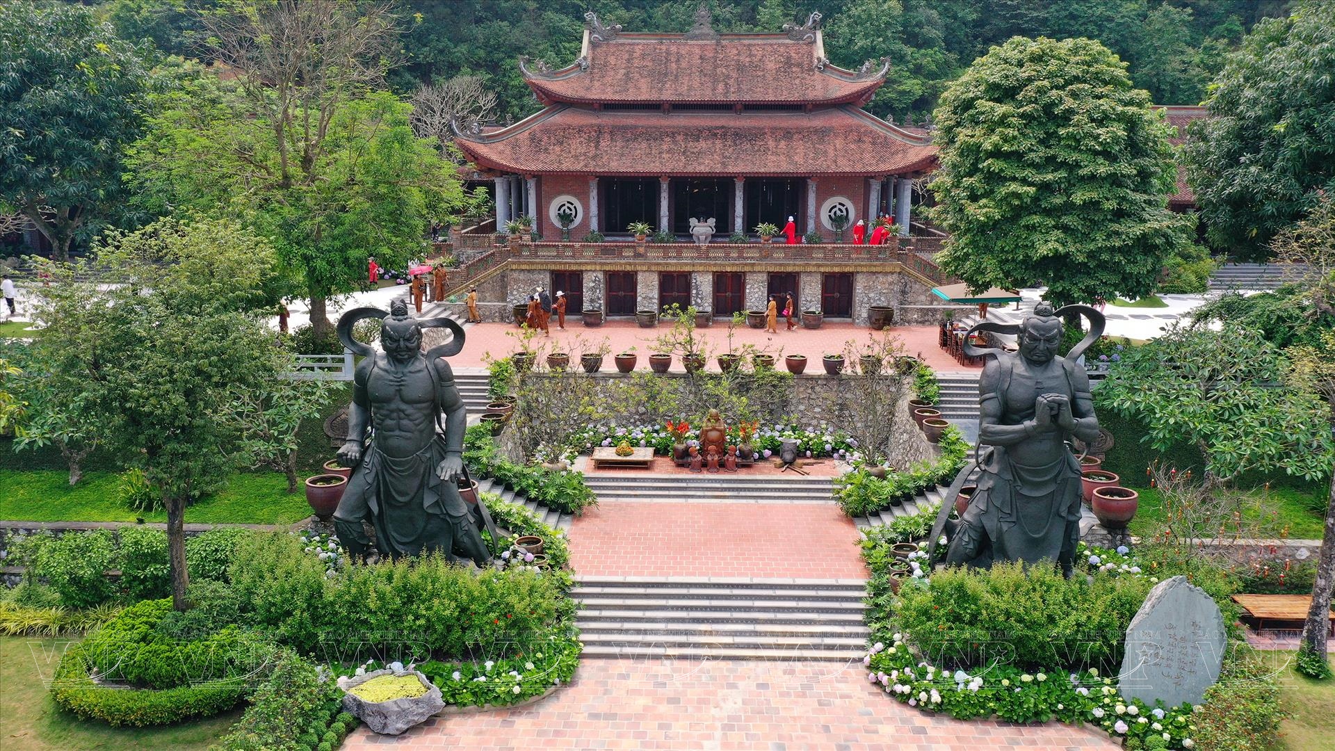 Chụp ảnh Chùa Địa Tạng Phi Lai Tự: Kinh nghiệm và điểm nổi bật Gallery 1