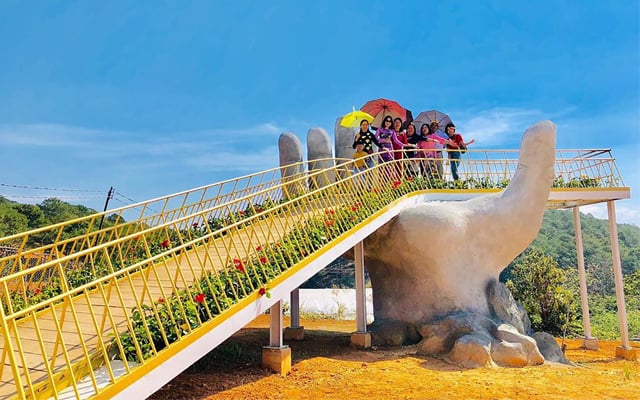 Bàn Tay Đà Lạt - Địa Điểm Du Lịch Kỳ Bí Gallery 1