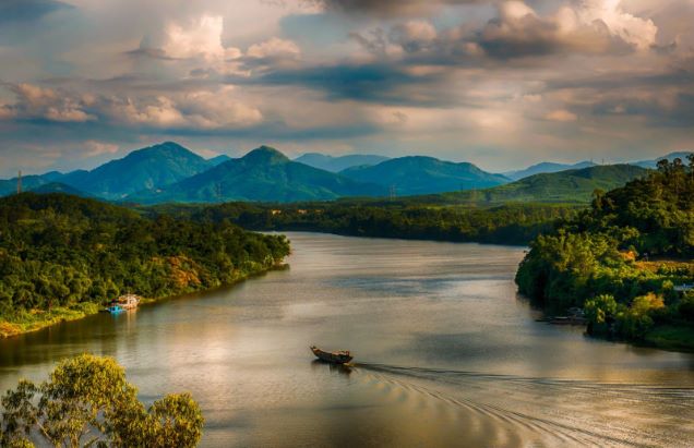 Giới thiệu Sông Hương - Dòng Sông Thơ Mộng của Huế Gallery 1