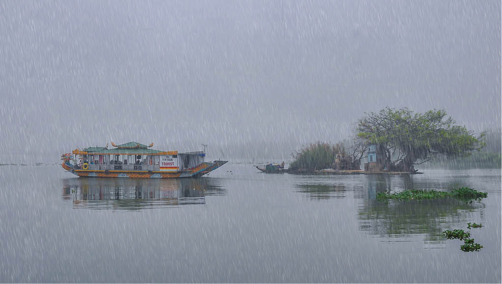 Nhìn Cơn Mưa Mùa Đông Rớt Trên Dòng Sông Gallery 1