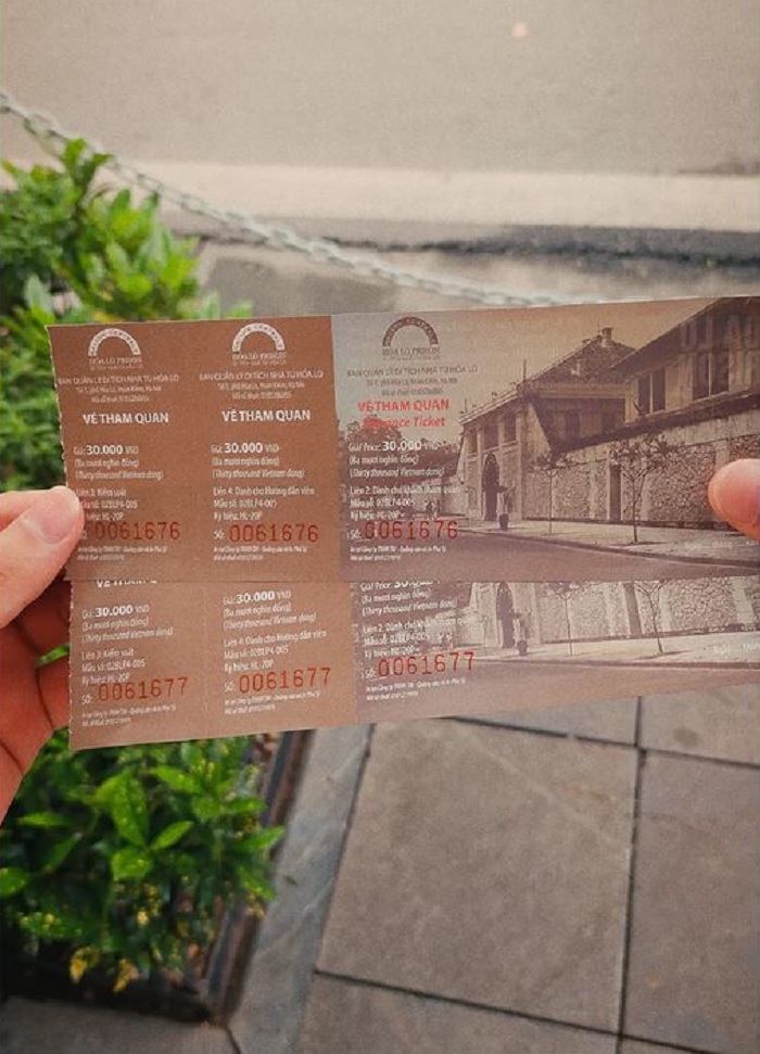 Vé đi Nhà tù Hỏa Lò